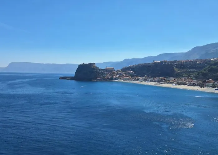 Live & Dream Alicudi Bilocale Piano Terra Scilla